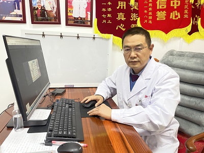 致力于研究肿瘤病库近40年，探索中医治疗的奥秘——黄俊